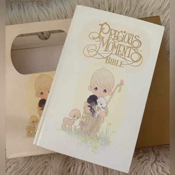 NKJV Precious Moments Bible illustrated Child’s Edition Easy to Read Vintage New - Picture 1 of 14